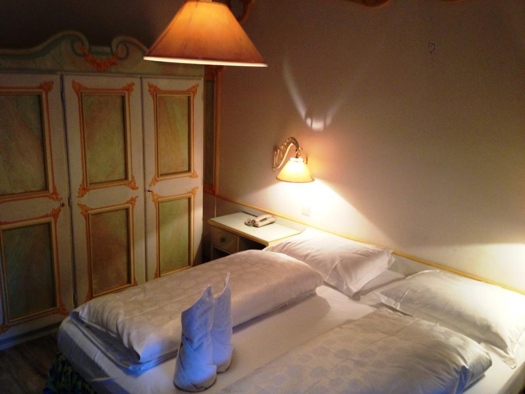 Hotel Aquila Nera - Schwarzer Adler Vipiteno Bilik gambar