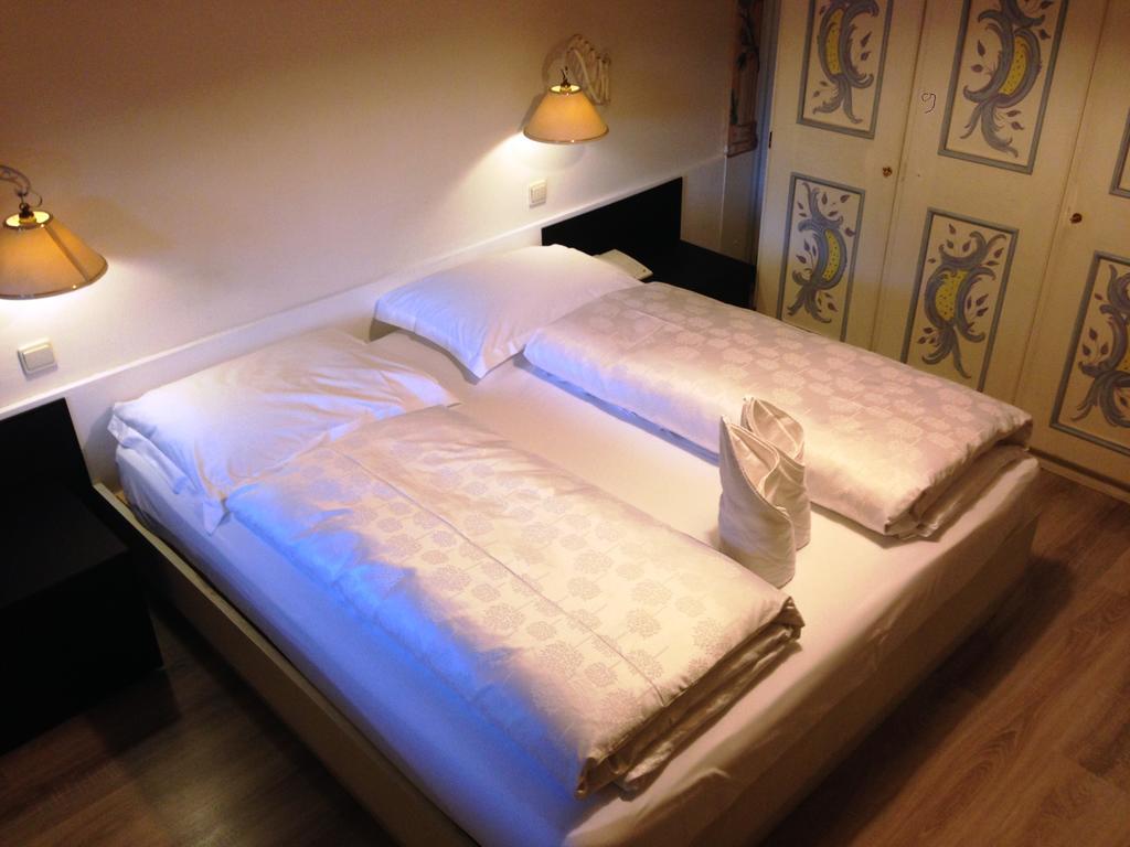 Hotel Aquila Nera - Schwarzer Adler Vipiteno Bilik gambar