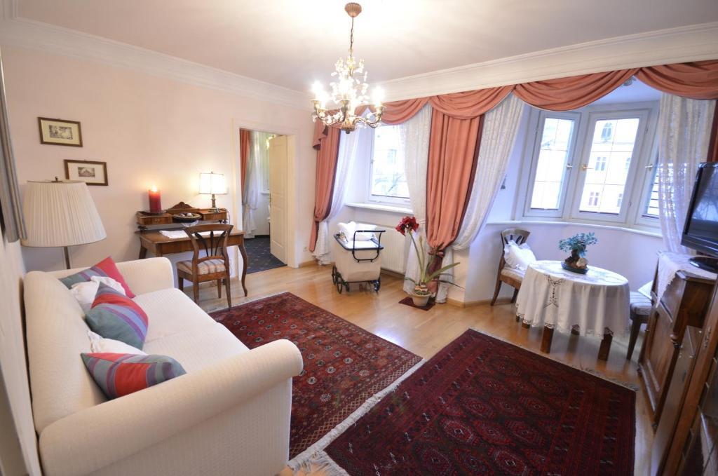 Hotel Aquila Nera - Schwarzer Adler Vipiteno Bilik gambar