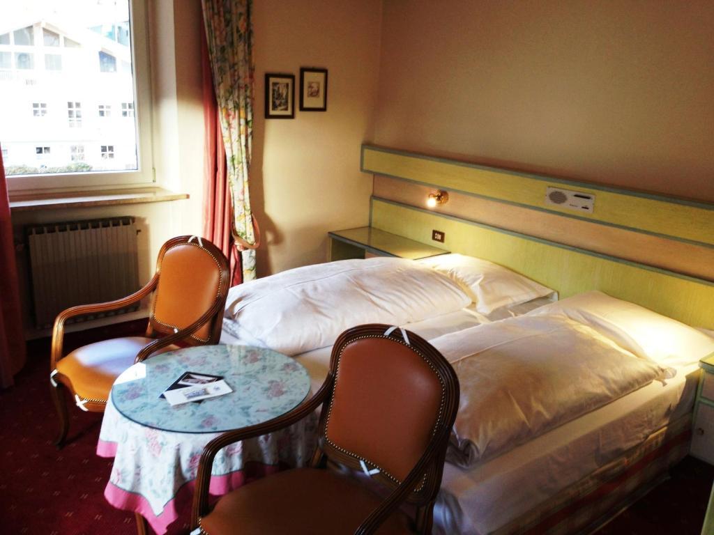 Hotel Aquila Nera - Schwarzer Adler Vipiteno Bilik gambar